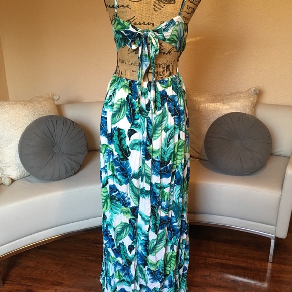 🦋Blue Tropic Maxi Dress🦋 - Picture 7 of 7